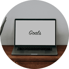 macbook-on-desk-image